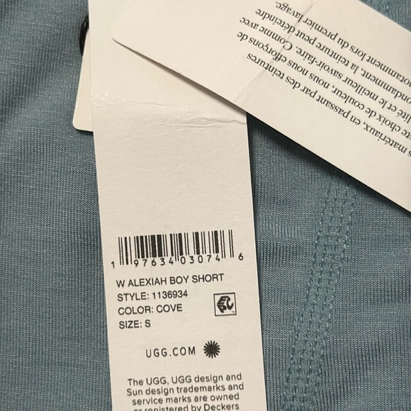 UGG Alexiah Boy Short - Picture 3 of 5